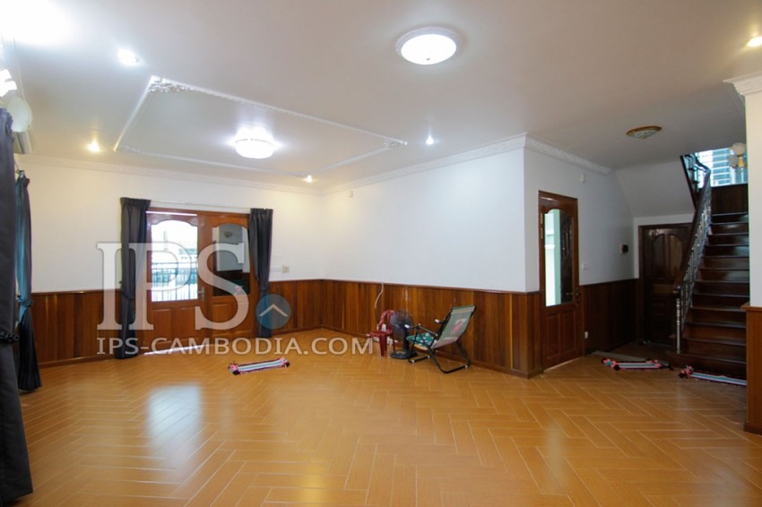 3 Bedroom Villa For Rent-Tonle Bassac, Phnom Penh