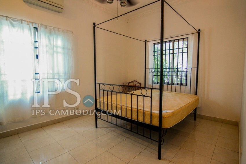 3 Bedroom Villa For Rent - Phsar Doeum Thkov, Phnom Penh