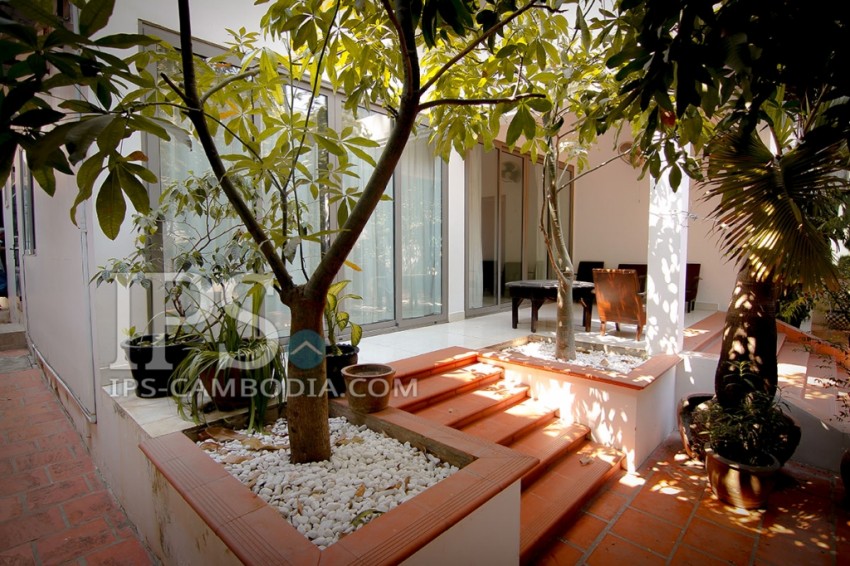 3 Bedroom Villa For Rent - Phsar Doeum Thkov, Phnom Penh