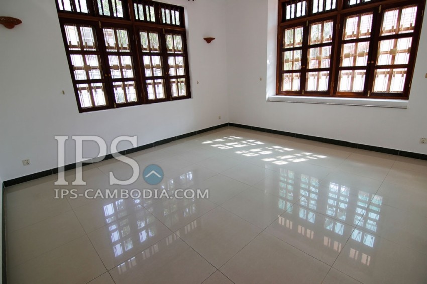 5 Bedroom Villa For Rent - Tonle Bassac, Phnom Penh