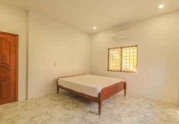 4 Bedroom Wooden House For Rent - Svay Dangkum, Siem Reap thumbnail