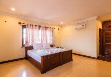 27 Rooms Hotel For Rent - Svay Dangkum, Siem Reap thumbnail