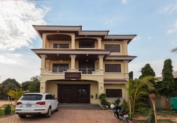 27 Rooms Hotel For Rent - Svay Dangkum, Siem Reap thumbnail