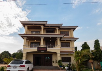 27 Rooms Hotel For Rent - Svay Dangkum, Siem Reap thumbnail