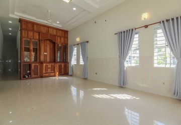 3 Bedroom Villa For Rent - Svay Dangkum, Siem Reap thumbnail