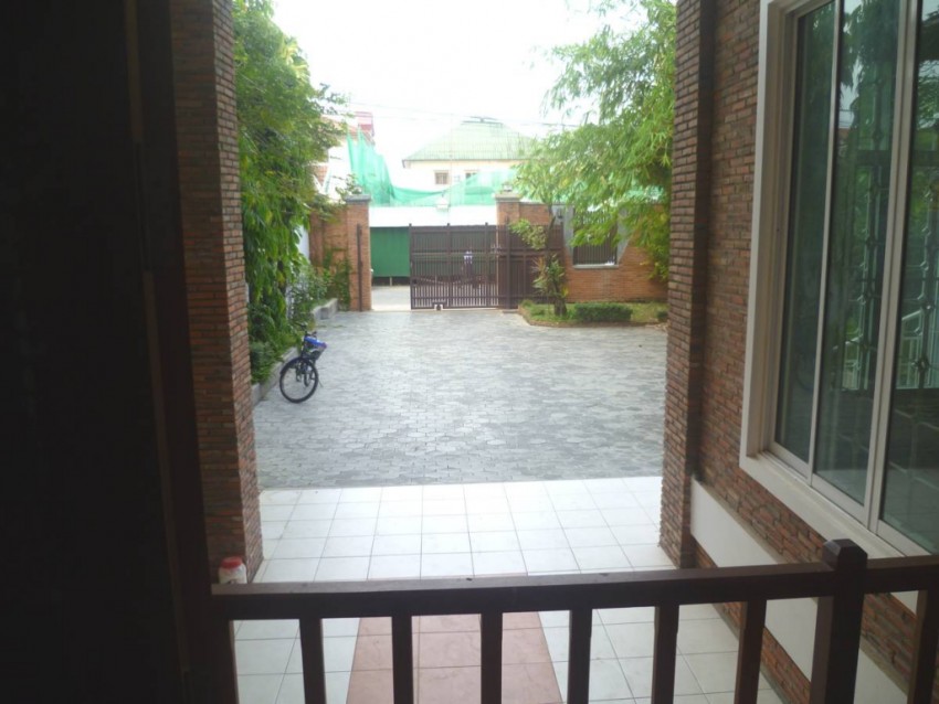 3 Bedroom Villa For Rent - Boeung Kak 2, Toul Kork, Phnom Penh