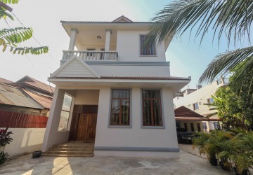 3 Bedroom Villa For Rent - Svay Dangkum, Siem Reap thumbnail