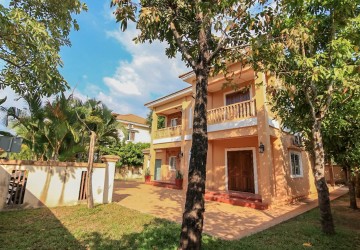 4 Bedroom Villa For Sale - Svay Dangkum, Siem Reap thumbnail