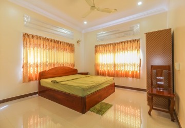 4 Bedroom Villa For Rent - Slor Kram, Siem Reap thumbnail