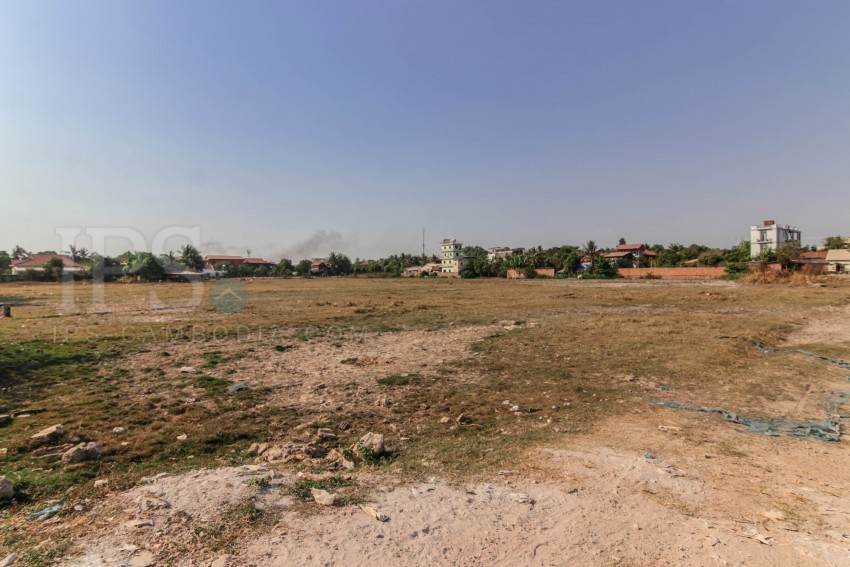32,118 sq.m. Commercial Land For Sale - Wat Damnak, Siem Reap