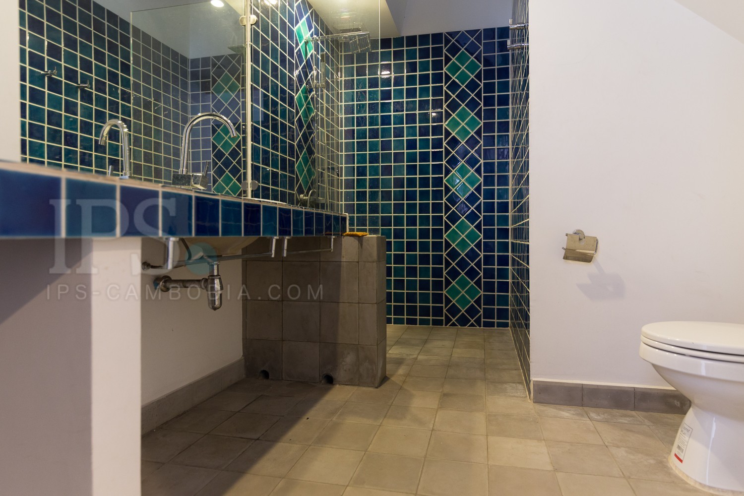 Renovated 3 Bedroom Apartment For Rent - Phsar Chas, Phnom Penh - Image 16 Renovated 3 Bedroom Apartment For Rent - Phsar Chas, Phnom Penh - Image 16