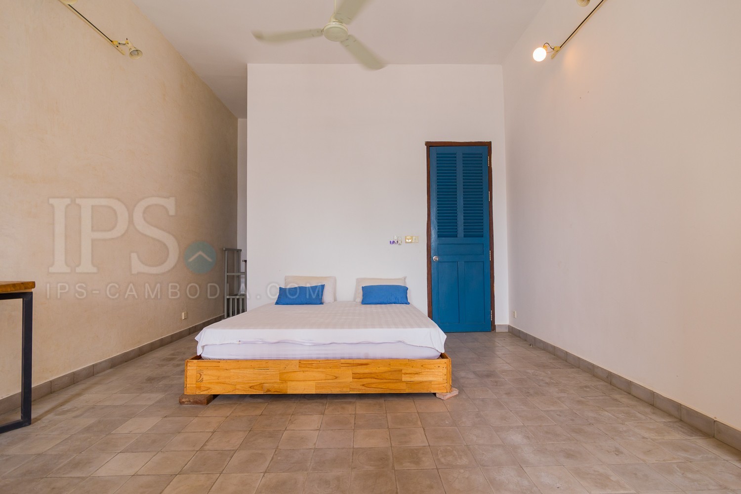 Renovated 3 Bedroom Apartment For Rent - Phsar Chas, Phnom Penh - Image 7 Renovated 3 Bedroom Apartment For Rent - Phsar Chas, Phnom Penh - Image 7