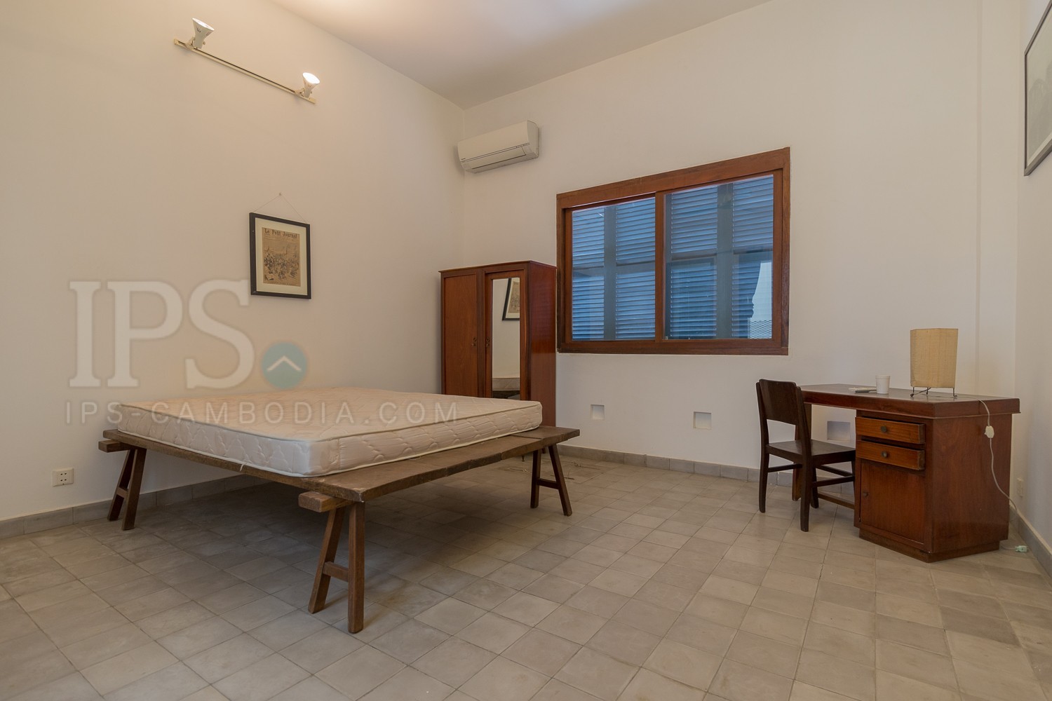 Renovated 3 Bedroom Apartment For Rent - Phsar Chas, Phnom Penh - Image 12 Renovated 3 Bedroom Apartment For Rent - Phsar Chas, Phnom Penh - Image 12