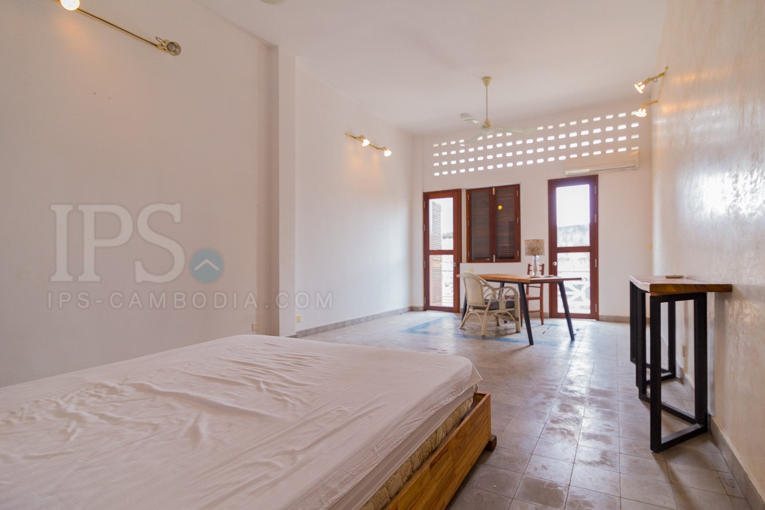 Renovated 3 Bedroom Apartment For Rent - Phsar Chas, Phnom Penh - Image 8 Renovated 3 Bedroom Apartment For Rent - Phsar Chas, Phnom Penh - Image 8