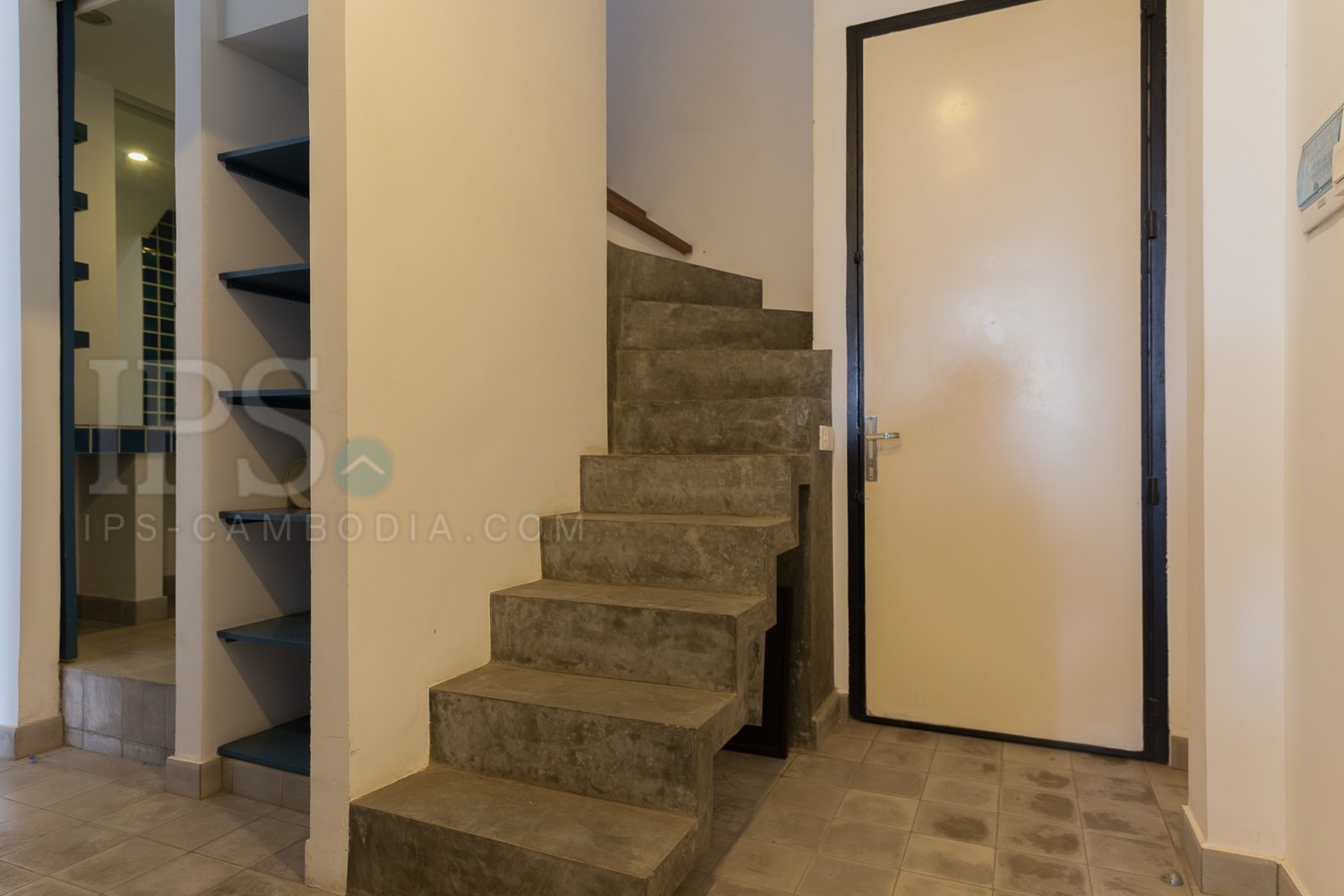 Renovated 3 Bedroom Apartment For Rent - Phsar Chas, Phnom Penh - Image 18 Renovated 3 Bedroom Apartment For Rent - Phsar Chas, Phnom Penh - Image 18