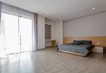 Studio Apartment For Rent - Tonle Bassac, Phnom Penh thumbnail