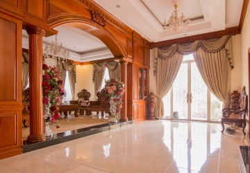 9 Bedrooms Villa For Rent - Toul Kork, Phnom Penh thumbnail
