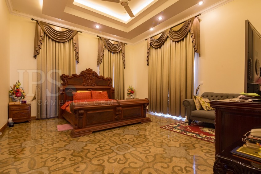 9 Bedrooms Villa For Rent - Toul Kork, Phnom Penh