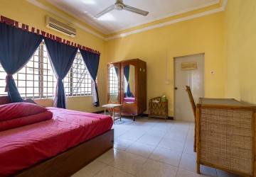 2 Bedroom Flat For Rent - BKK 3, Phnom Penh thumbnail