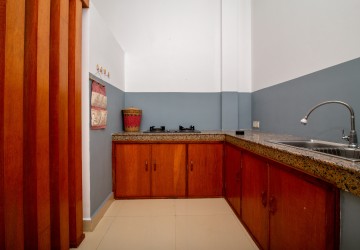 2 Bedroom Apartment For Rent - Daun Penh, Phnom Penh thumbnail