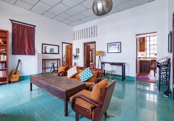 Renovated 2 Bedroom Apartment For Rent - Wat Phnom, Phnom Penh thumbnail