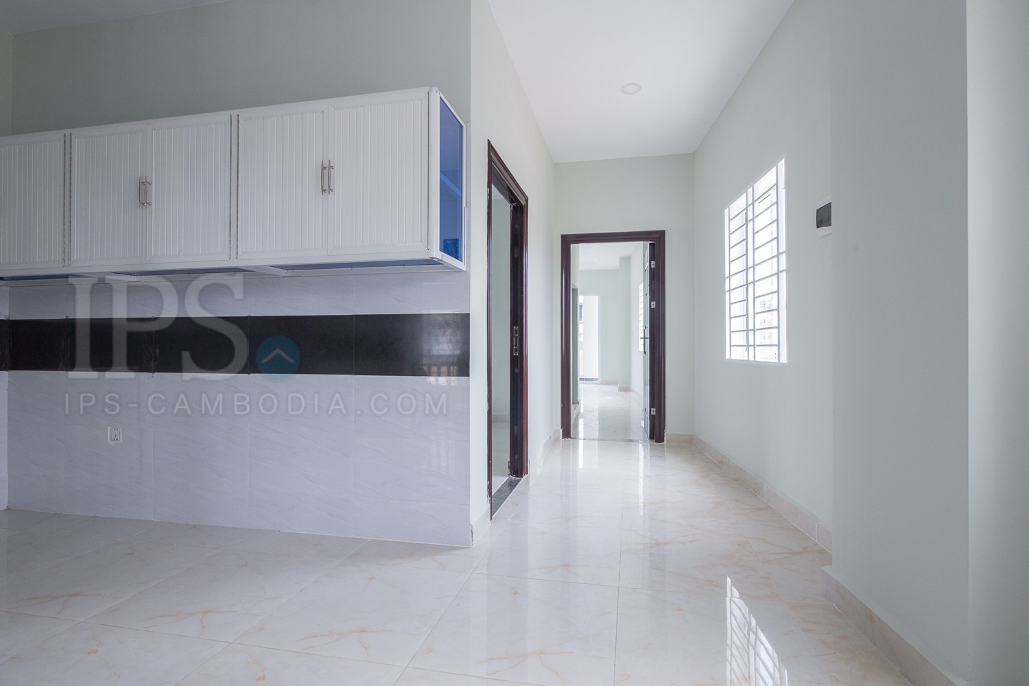 5 Unit Apartment Building