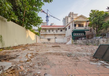 325 sq.m Land For Sale – BKK1, Phnom Penh
