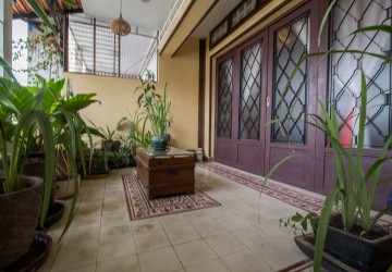3 Bedroom Apartment  For Sale - Daun Penh, Phnom Penh thumbnail