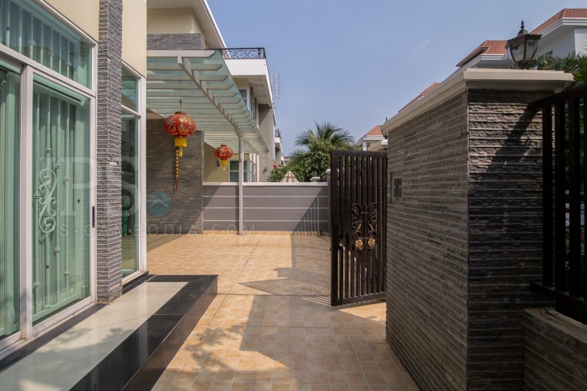 5 Bedroom Villa  For Rent - Tonle Bassac, Phnom Penh