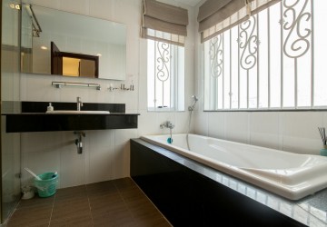 5 Bedroom Villa  For Rent - Tonle Bassac, Phnom Penh thumbnail