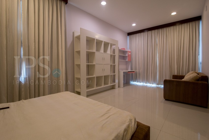 5 Bedroom Villa  For Rent - Tonle Bassac, Phnom Penh