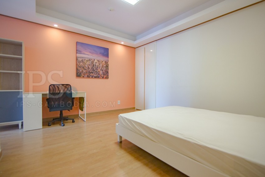 2 Bedrooms Apartment For Rent in De Castle Royal, Phnom Penh