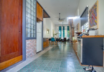 3 Bedrooms Apartment  For Sale - Chakto Mukh, Phnom Penh thumbnail