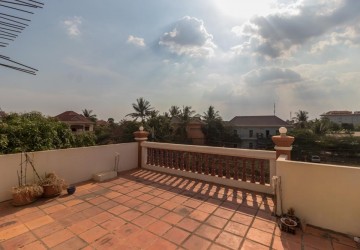 4 Bedroom Villa For Sale - Svay Dangkum, Siem Reap thumbnail