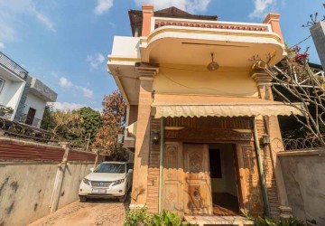 4 Bedroom Villa For Sale - Svay Dangkum, Siem Reap thumbnail