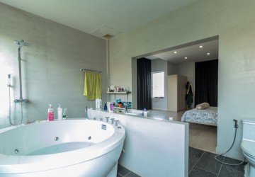 5 Bedroom Villa For Rent - Svay Thom, Siem Reap thumbnail