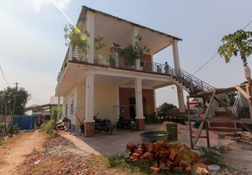 4 Bedroom House For Sale - Wat Athvear, Siem Reap thumbnail