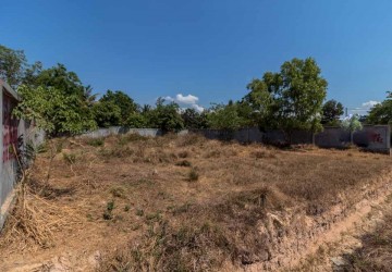 840 sq.m. Land For Sale - Svay Dangkum, Siem Reap thumbnail