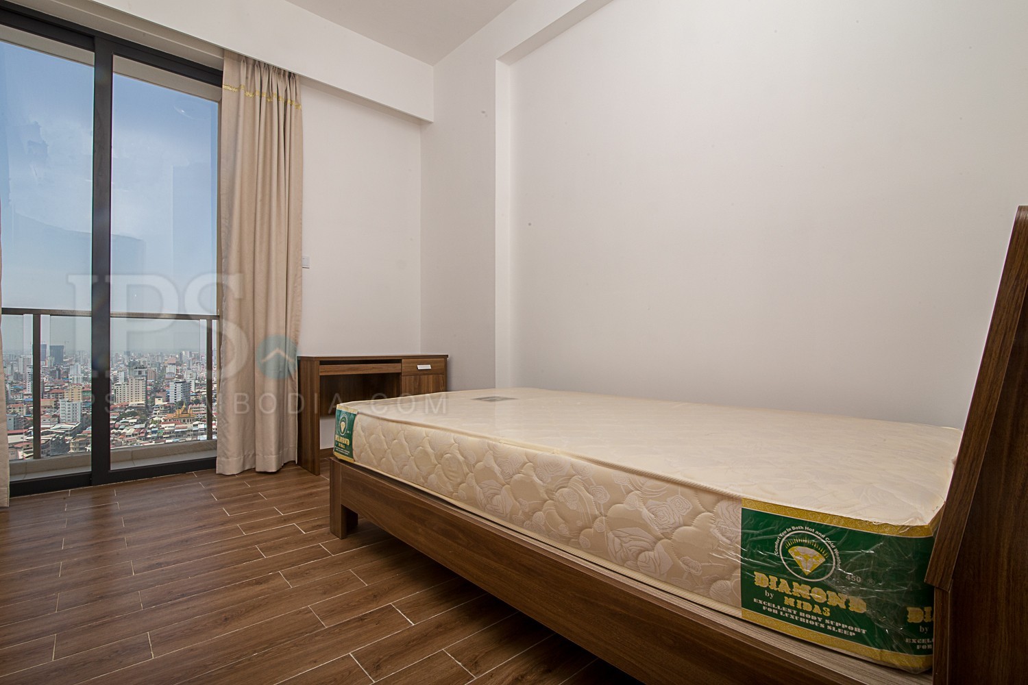 2 Bedroom Condo For Rent - 7 Makara, Phnom Penh - Image 9