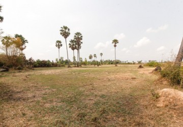 2,500 sq.m. Land For Sale - Sra Ngae, Siem Reap thumbnail