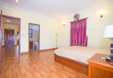 2 Bedroom Serviced Apartment For Rent - Phsar Chas, Phnom Penh thumbnail