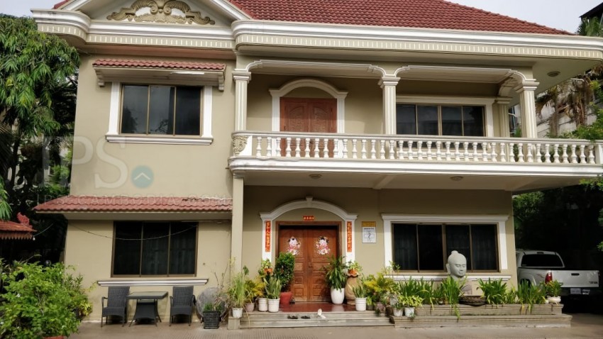 5 Bedroom Commercial Villa For Rent - BKK1, Phnom Penh