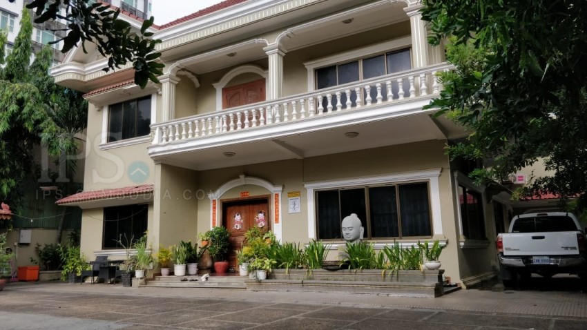 5 Bedroom Commercial Villa For Rent - BKK1, Phnom Penh