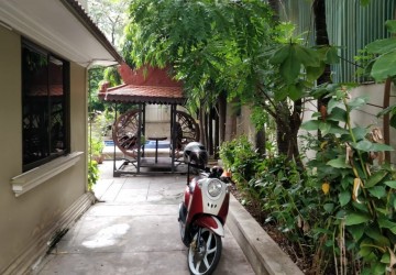 5 Bedroom Commercial Villa For Rent - BKK1, Phnom Penh thumbnail