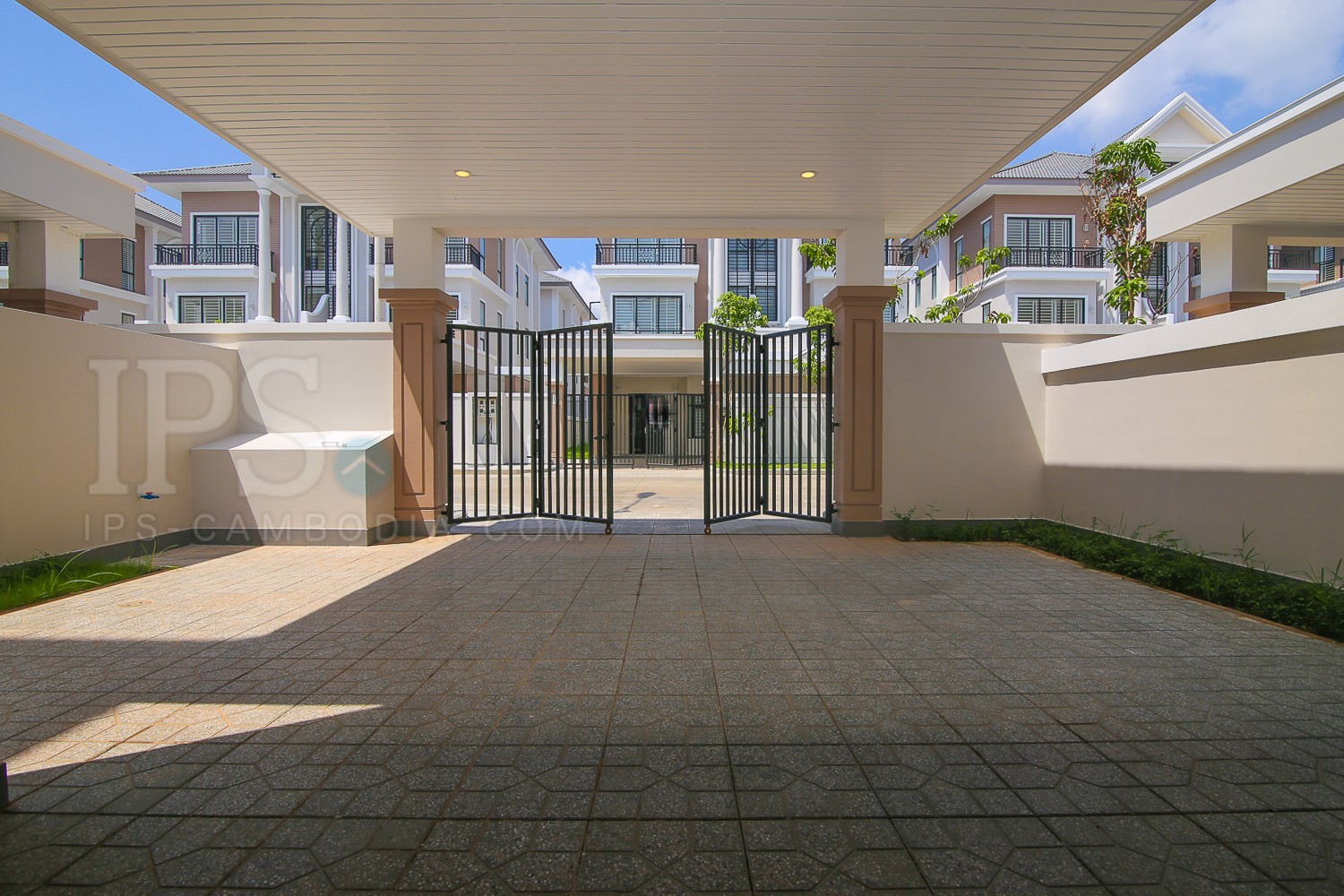 4 Bedrooms Villa, For Rent In Chak Angrae Kraom, Phnom Penh - Image 4