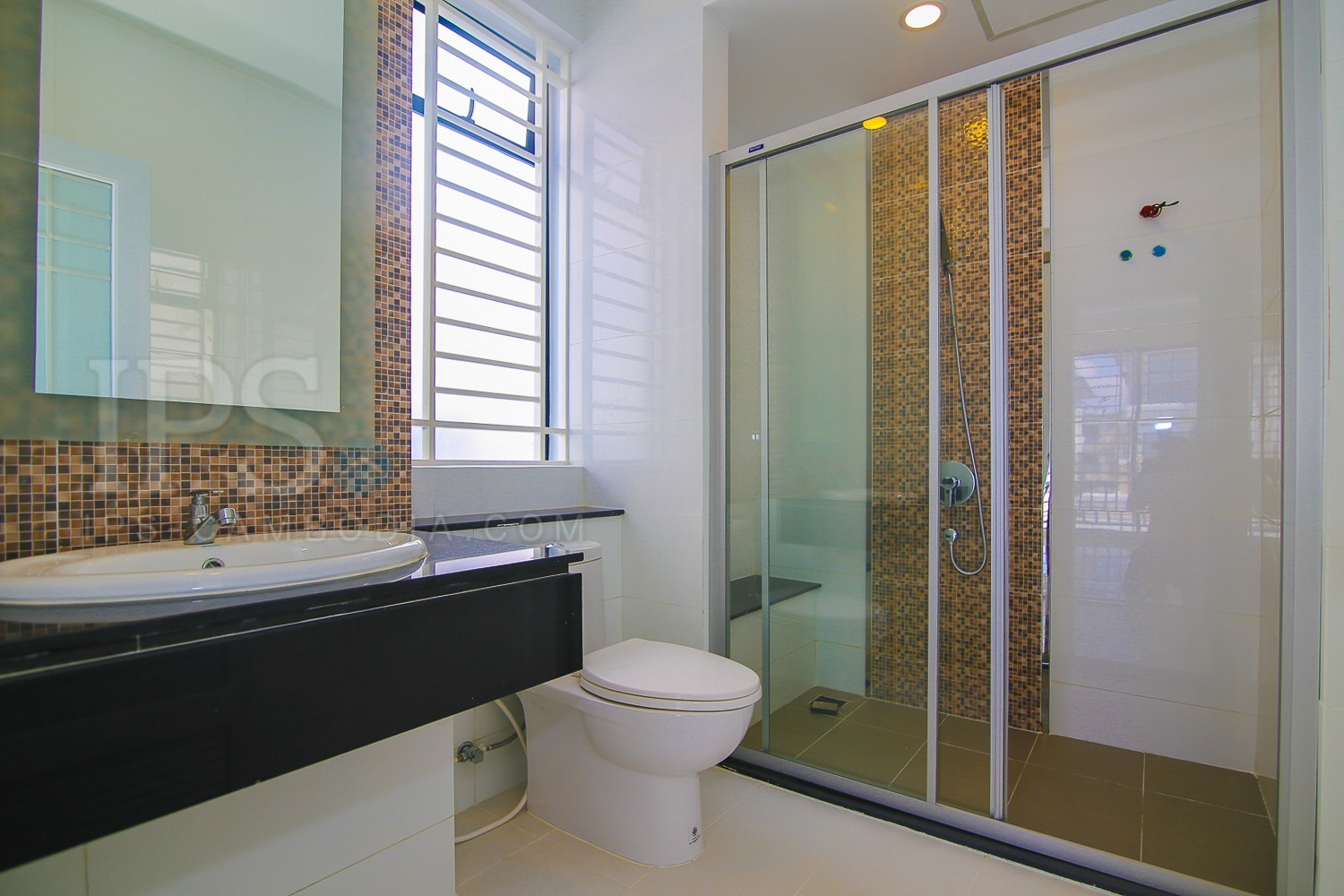 4 Bedrooms Villa, For Rent In Chak Angrae Kraom, Phnom Penh - Image 10