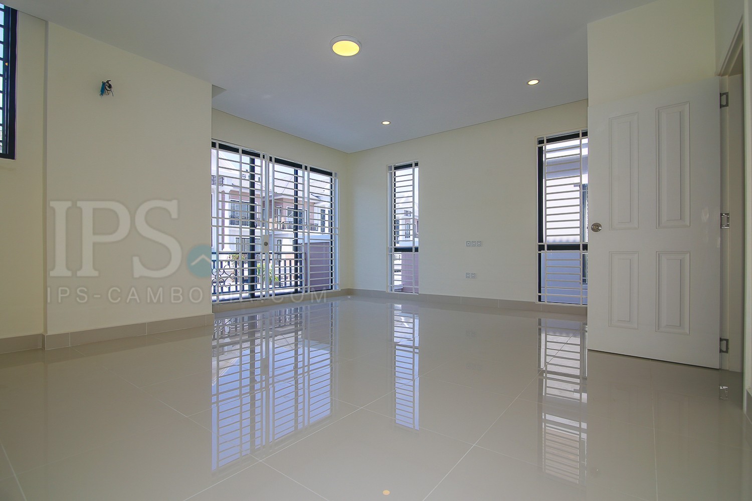 4 Bedrooms Villa, For Rent In Chak Angrae Kraom, Phnom Penh - Image 8
