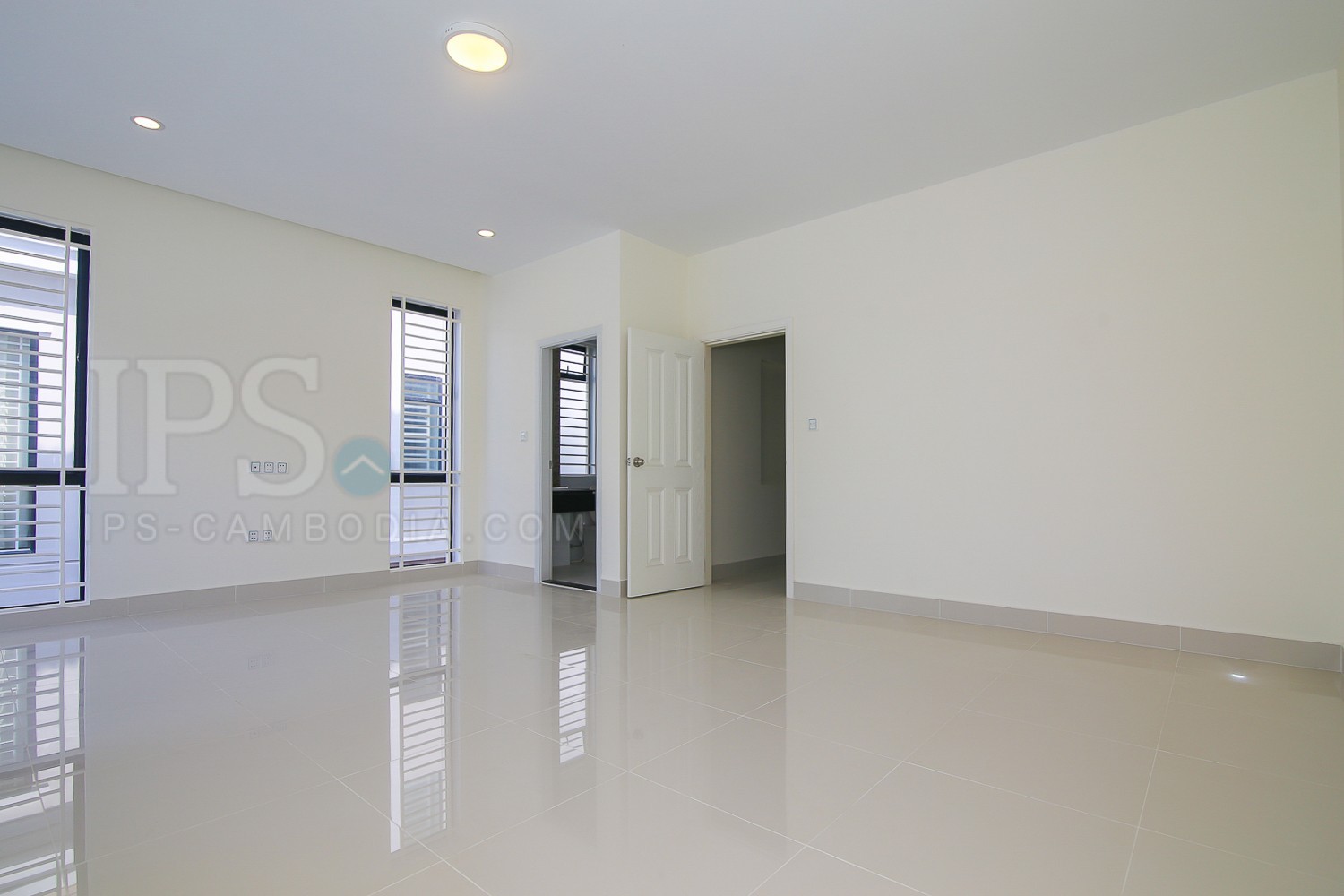 4 Bedrooms Villa, For Rent In Chak Angrae Kraom, Phnom Penh - Image 9