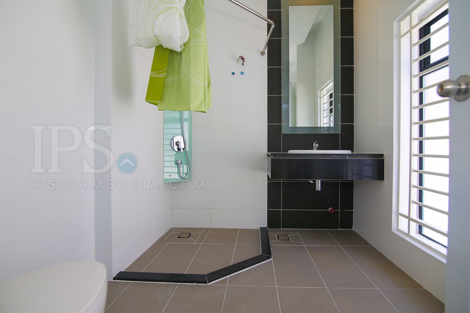 4 Bedrooms Villa, For Rent In Chak Angrae Kraom, Phnom Penh - Image 15