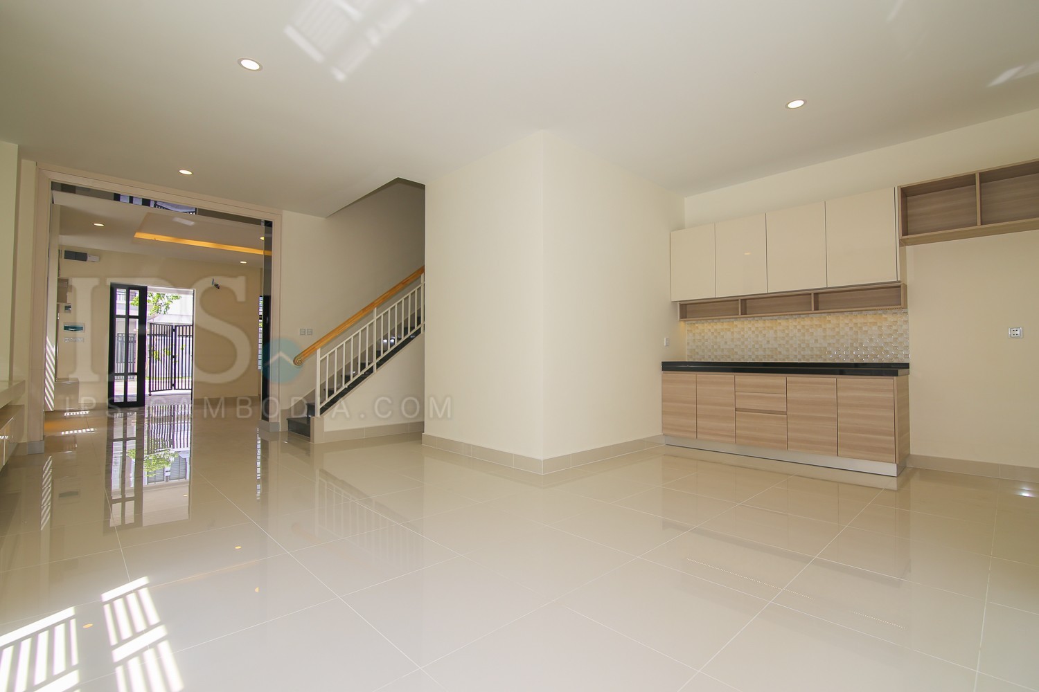 4 Bedrooms Villa, For Rent In Chak Angrae Kraom, Phnom Penh - Image 2